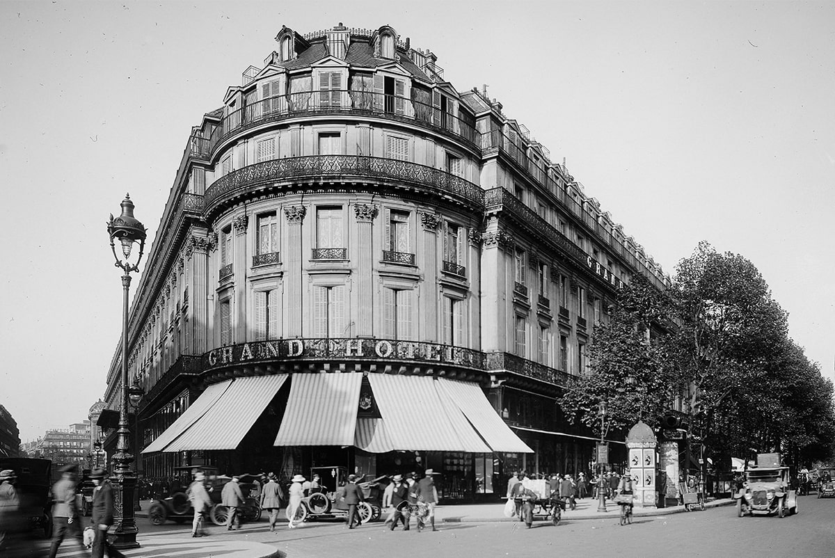 © Grand Hôtel | 12, Boulevard des Capucines, 75009 | 1862 | Alfred Armand, Jacques Ignace Hittorff, Charles Rohault De Fleury, Henry Dubois, architectes | 700 chambres | Nom Actuel : Intercontinental Paris – Le Grand |Photographie de Charles Lansiaux, 191